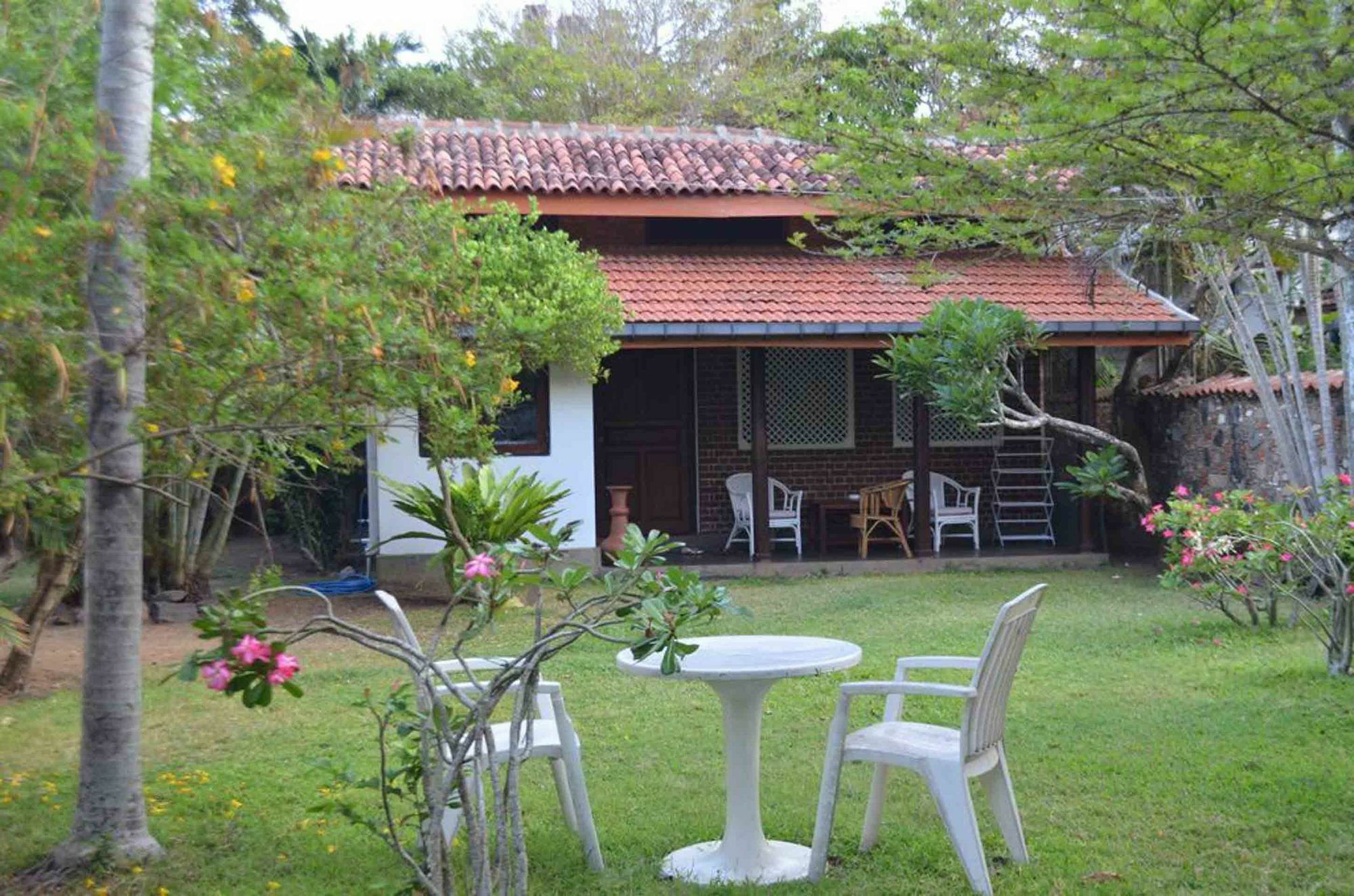 Cottage Garden Bungalows Moratuwa Exterior photo