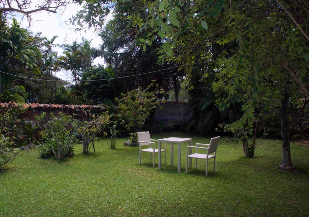 Cottage Garden Bungalows Moratuwa Exterior photo